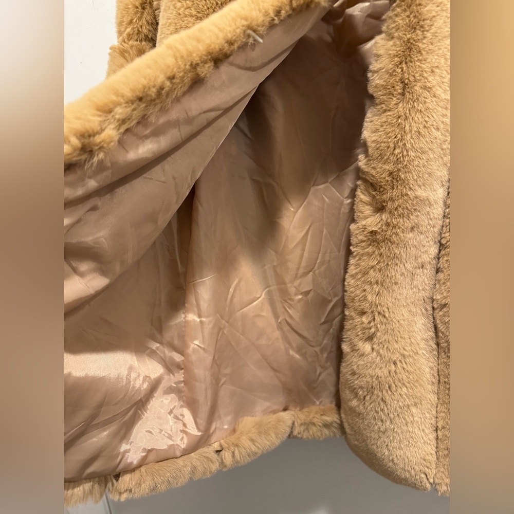 Beautiful jacket - Picture 6 of 7